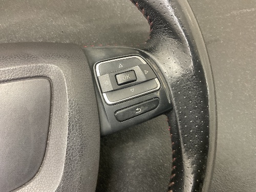 SEAT Leon 1P STEERING WHEEL FLAT BOTTOM Has some wear